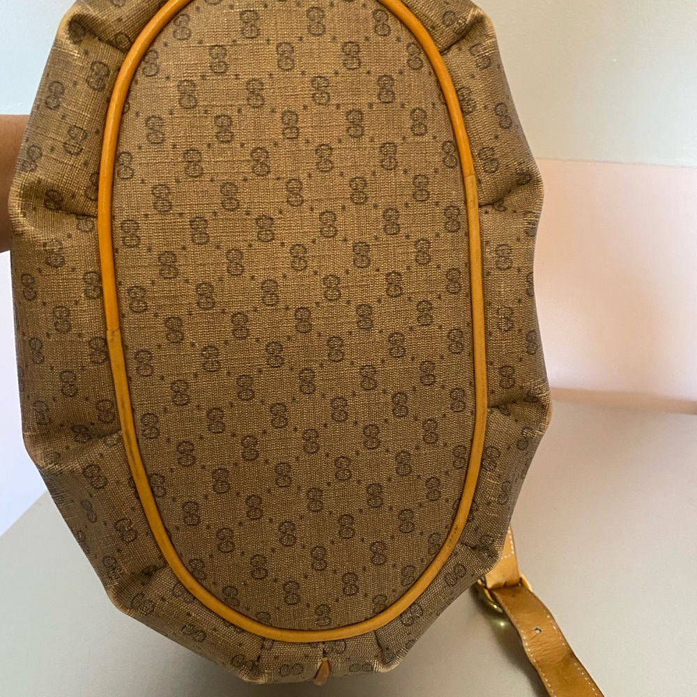 Sold! Authentic monogram Gucci crossbody bag - Picture 5 of 15